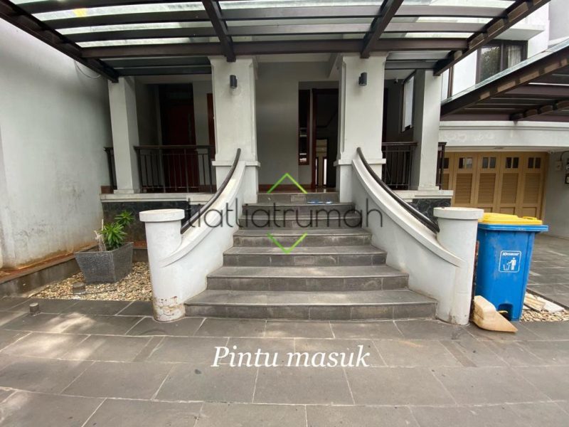 Rumah Menteng di sewakan lokasi sangat strategis dekat area komersil