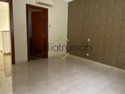 Rumah Menteng di sewakan lokasi sangat strategis dekat area komersil