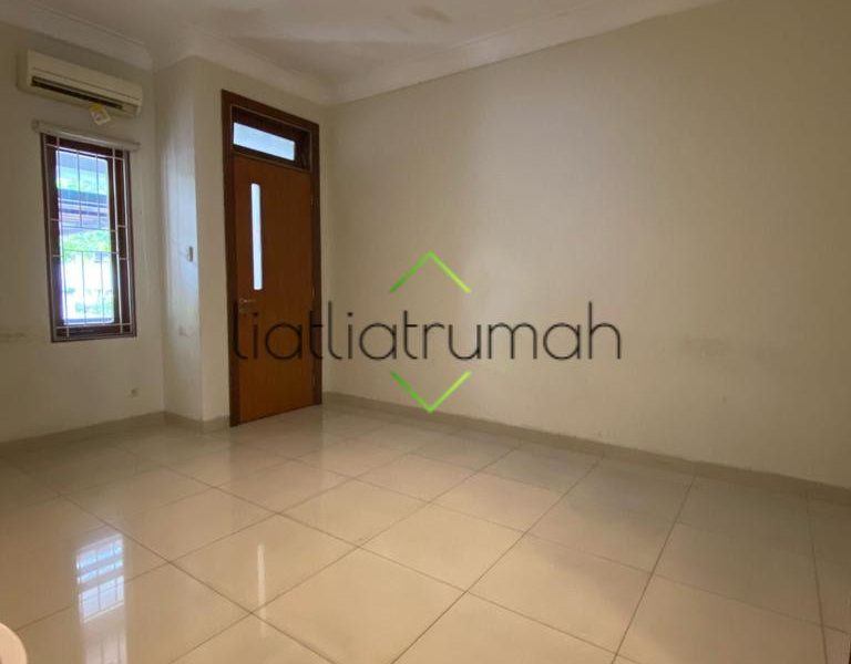 Rumah Menteng di sewakan lokasi sangat strategis dekat area komersil