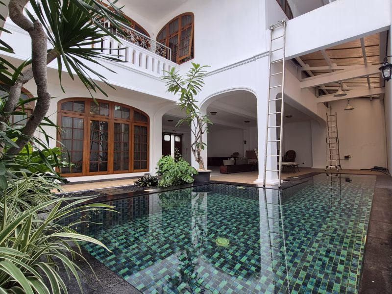 Rumah sewa Menteng siap huni lokasi sangat tenang dan nyaman