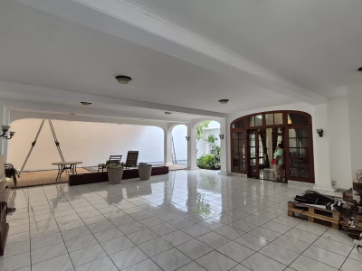 Rumah sewa Menteng siap huni lokasi sangat tenang dan nyaman