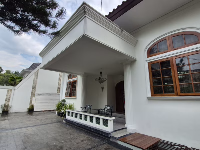 Rumah sewa Menteng siap huni lokasi sangat tenang dan nyaman