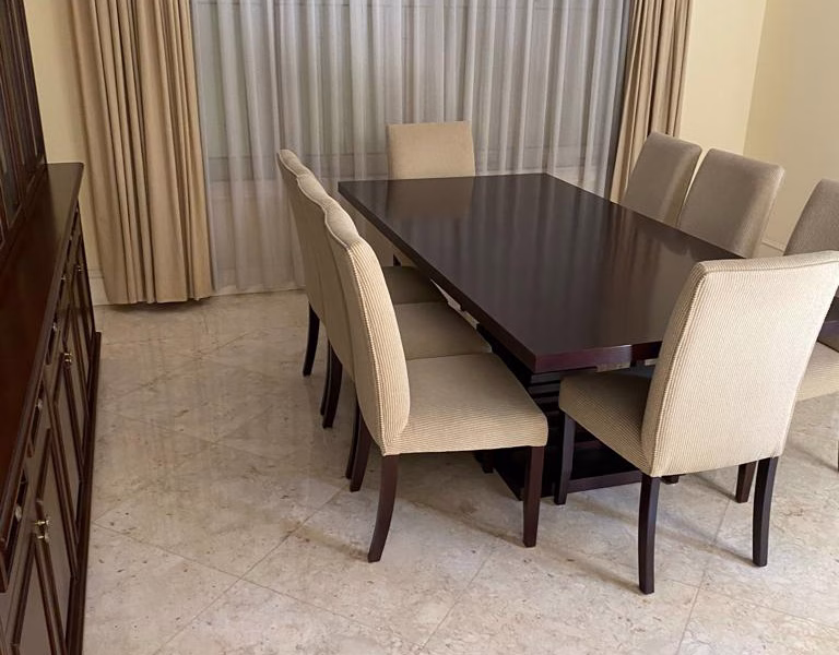 Rumah sewa Menteng siap huni ada pool