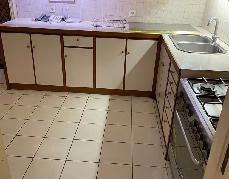 Rumah sewa Menteng siap huni ada pool