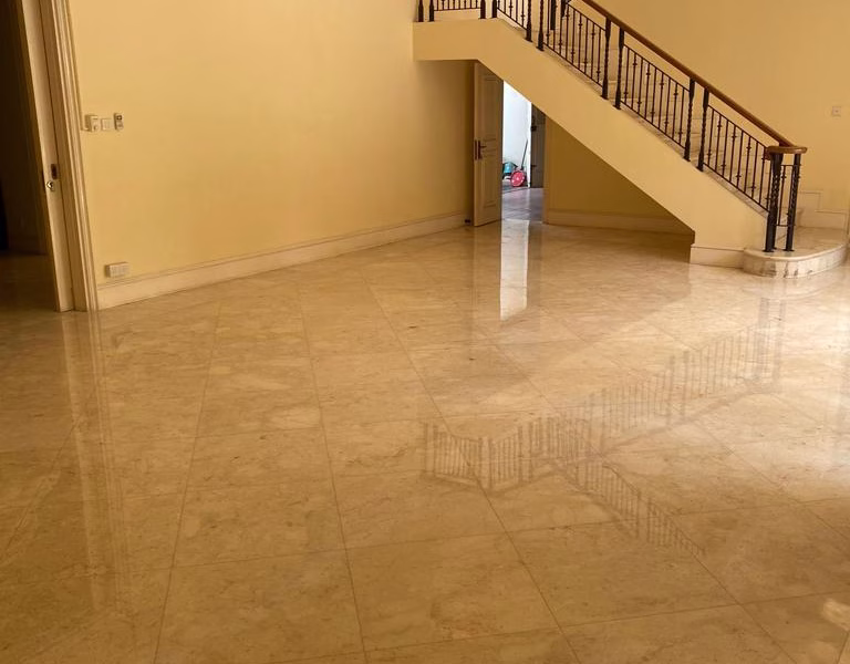 Rumah sewa Menteng siap huni ada pool