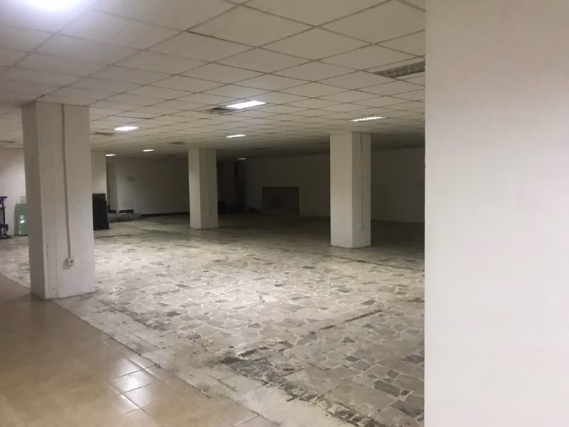 Gedung di sewa Area Cikini lokasi sangat prime bebas ganjil genap