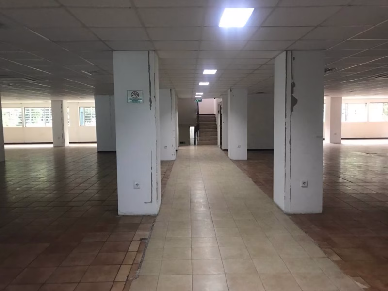 Gedung di sewa Area Cikini lokasi sangat prime bebas ganjil genap