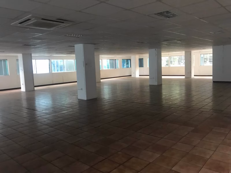 Gedung di sewa Area Cikini lokasi sangat prime bebas ganjil genap