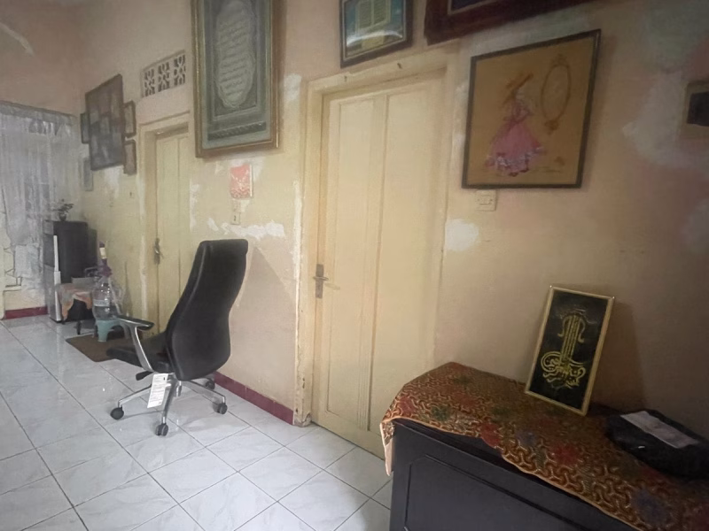 Rumah Menteng di jual cepat harga menarik lokasi prime