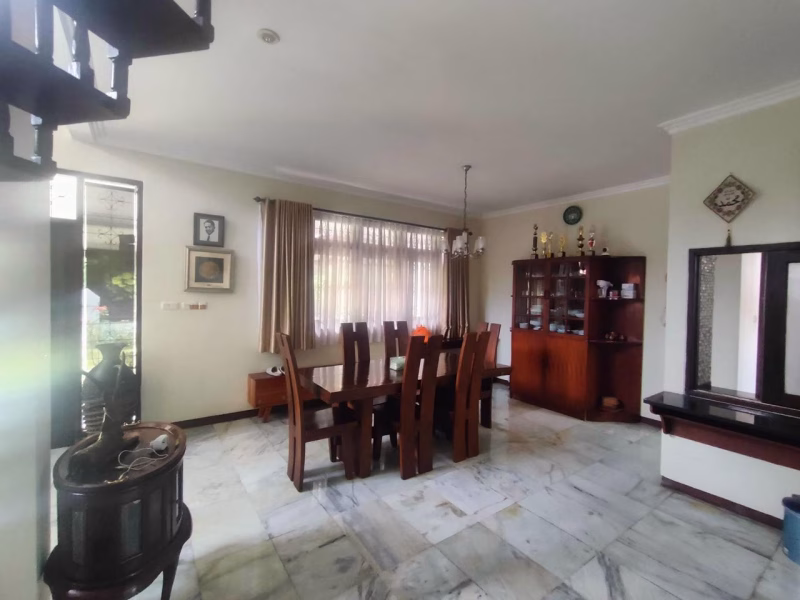 Rumah dalam komplek area Pejaten Indah
