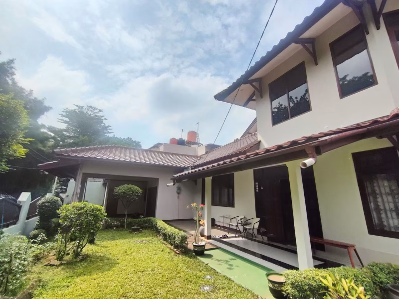 Rumah dalam komplek area Pejaten Indah