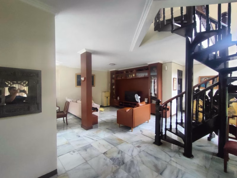 Rumah dalam komplek area Pejaten Indah