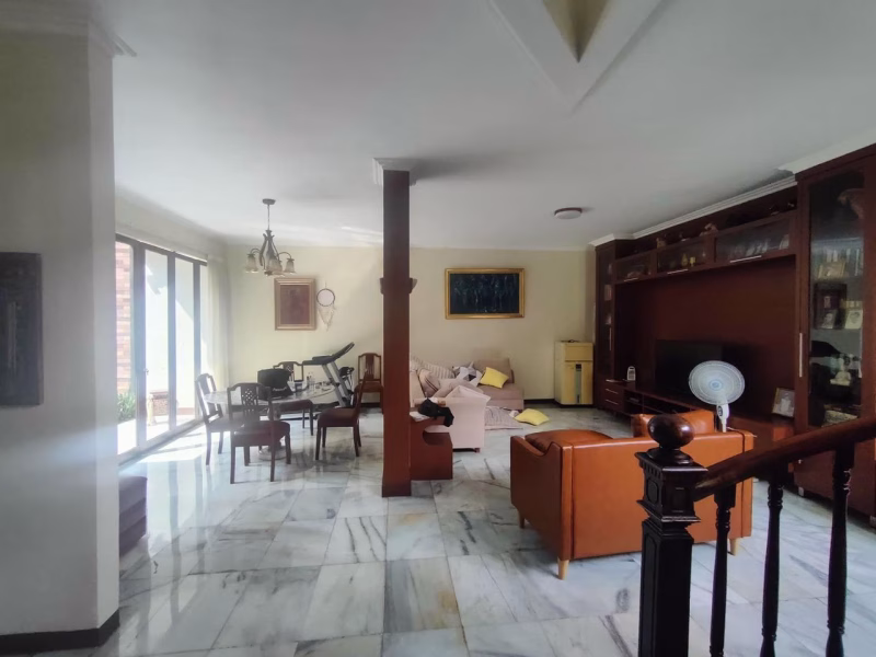 Rumah dalam komplek area Pejaten Indah
