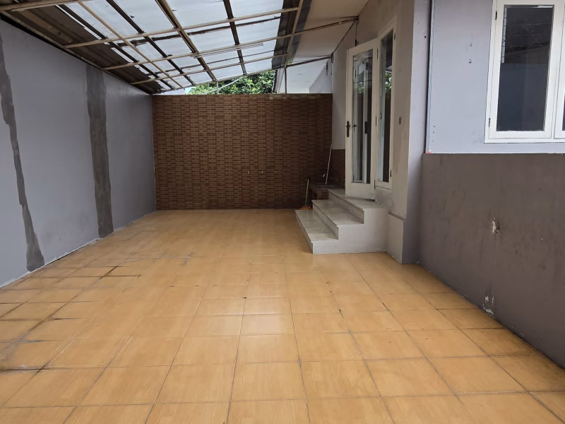 Rumah sewa area Cikini siap huni lokasi tenang dan nyaman bisa di jadikan office