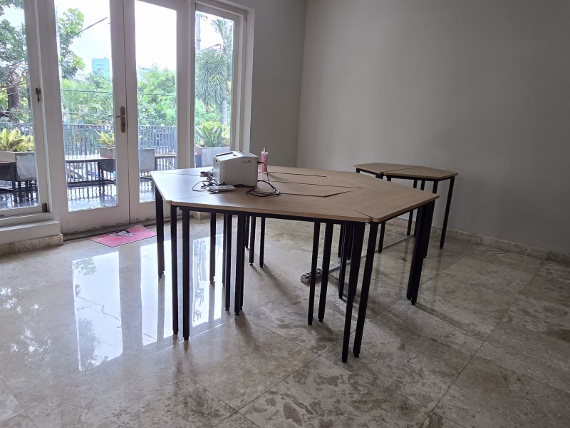 Rumah sewa area Cikini siap huni lokasi tenang dan nyaman bisa di jadikan office