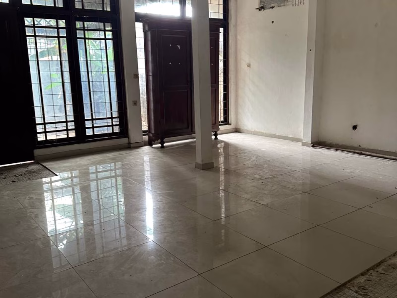 Rumah sewa Menteng bisa di jadikan silence office