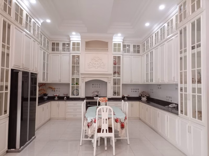 Rumah sewa Menteng lokasi Cikini , siap huni , Furnished
