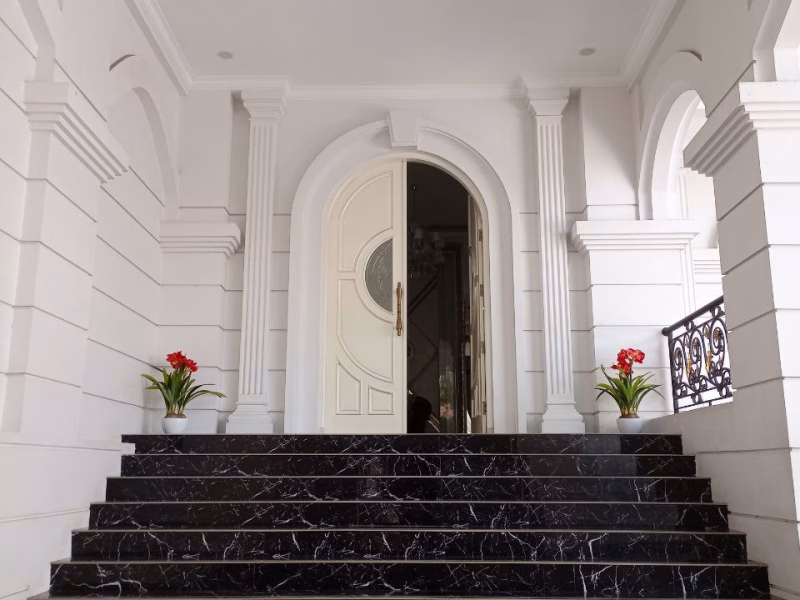 Rumah sewa Menteng lokasi Cikini , siap huni , Furnished