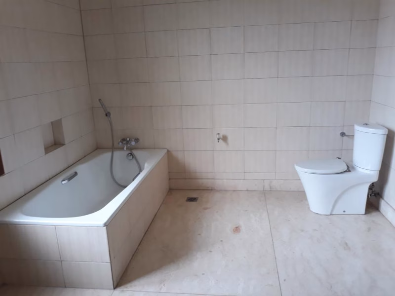 Rumah di jual area Patra Kuningan , SHM lokasi tenang dan strategis