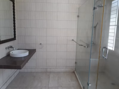 Rumah di jual area Patra Kuningan , SHM lokasi tenang dan strategis