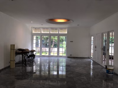 Rumah area Kuningan lokasi sangat tenang , SHM lokasi bebas banjir