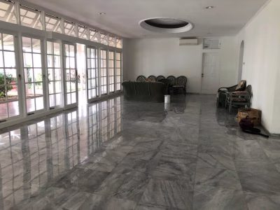 Rumah area Kuningan lokasi sangat tenang , SHM lokasi bebas banjir