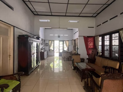 Rumah di jual area Cideng harga NJOP lokasi bisa di jadikan mini building