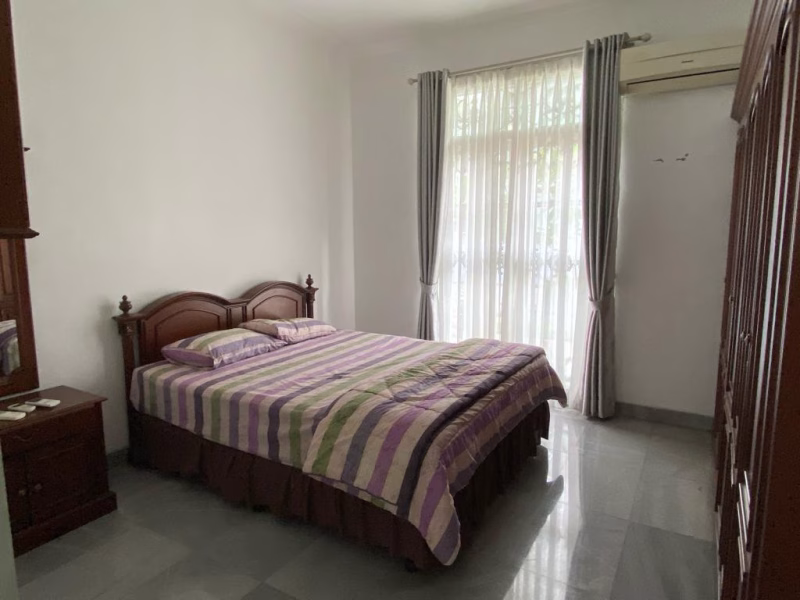 Rumah sewa full furnished area Mega kuningan siap huni