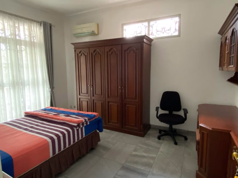 Rumah sewa full furnished area Mega kuningan siap huni