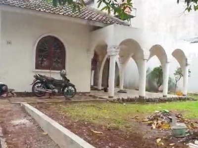 Rumah sewa Menteng un furnished ada pool lokasi sangat strategis