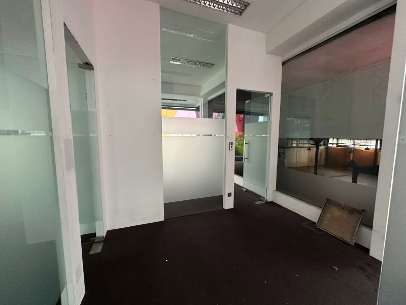 Disewa Mini Building , Ex Showroom area TB Simatupang Jakarta Selatan