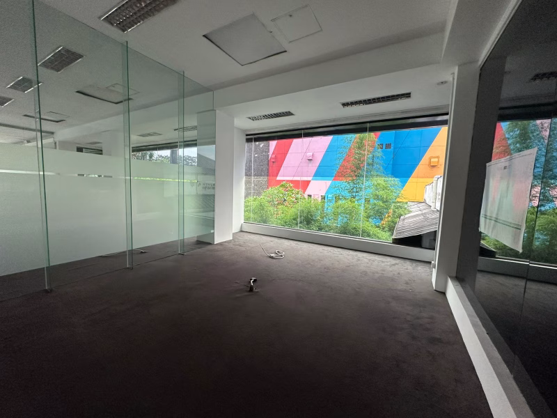 Disewa Mini Building , Ex Showroom area TB Simatupang Jakarta Selatan