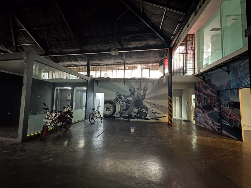 Commerial space area Tb simatupang bisa di jadikan showroom