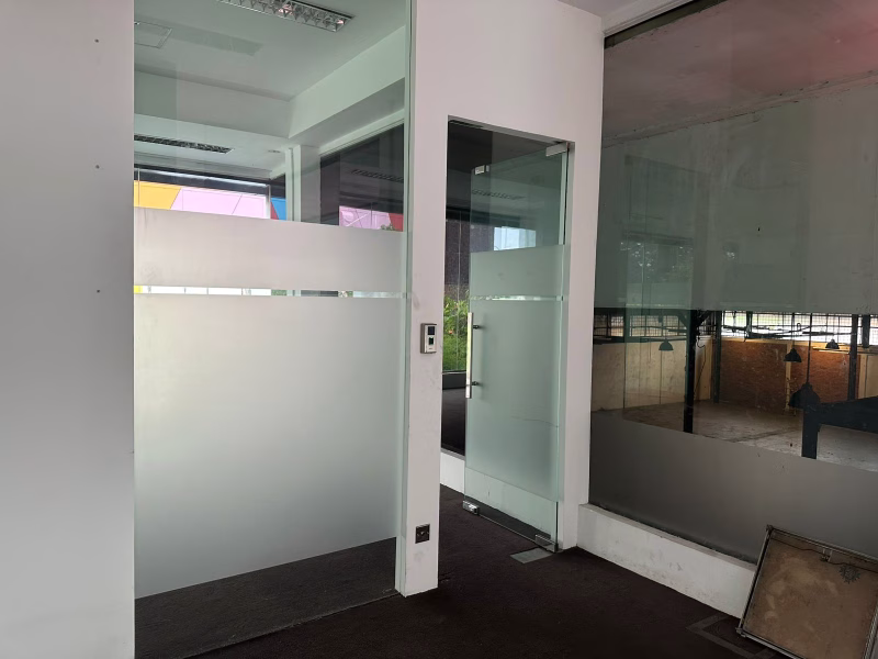 Commerial space area Tb simatupang bisa di jadikan showroom