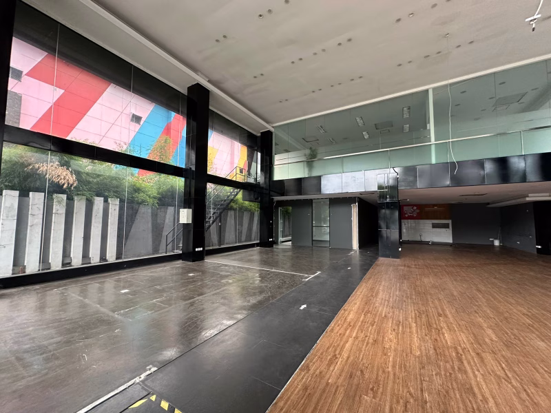 Disewa Mini Building , Ex Showroom area TB Simatupang Jakarta Selatan