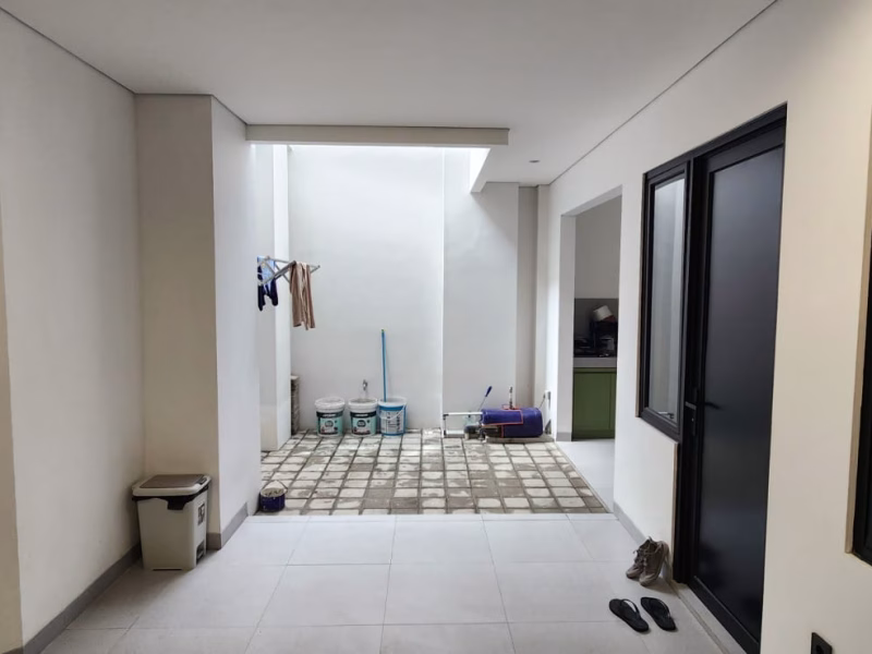 Di jual rumah Kost area Salemba , SHM ada 43 kamar