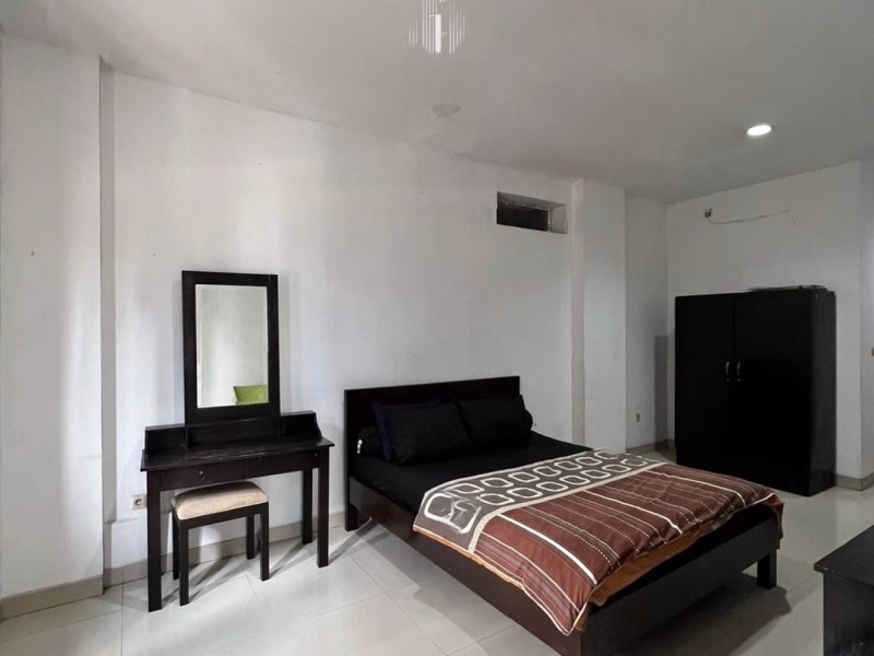 Dijual rumah kost area Setiabudi Jakarta Selatan , SHM , ada 30 Kamar