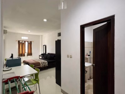 Dijual rumah kost area Setiabudi Jakarta Selatan , SHM , ada 30 Kamar