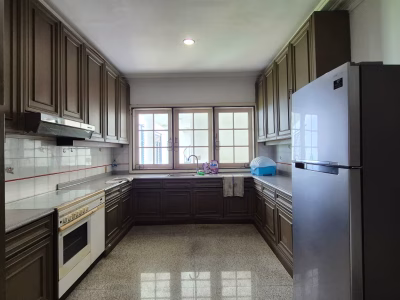 Rumah sewa Menteng siap huni no pool ada backyard lokasi tenang