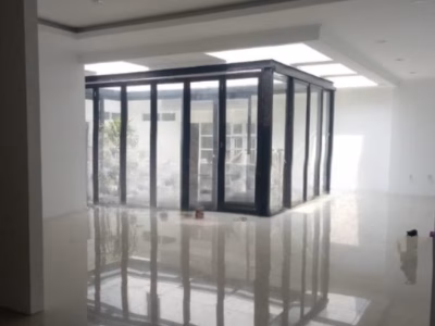 Rumah sewa Menteng dekat Cendana , un furnished , no Pool