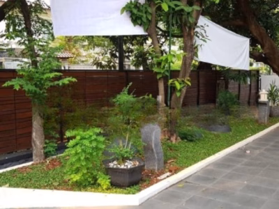 Rumah sewa Menteng dekat Cendana , un furnished , no Pool