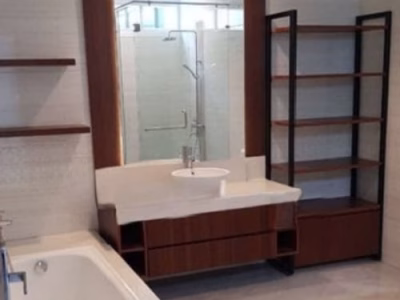 Rumah sewa Menteng dekat Cendana , un furnished , no Pool