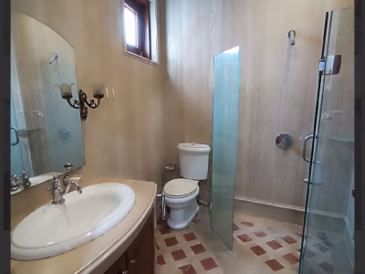 Rumah sewa Menteng 3 lantai plus basement un furnished
