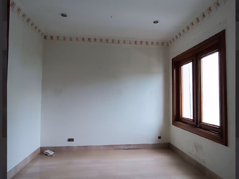 Rumah sewa Menteng 3 lantai plus basement un furnished