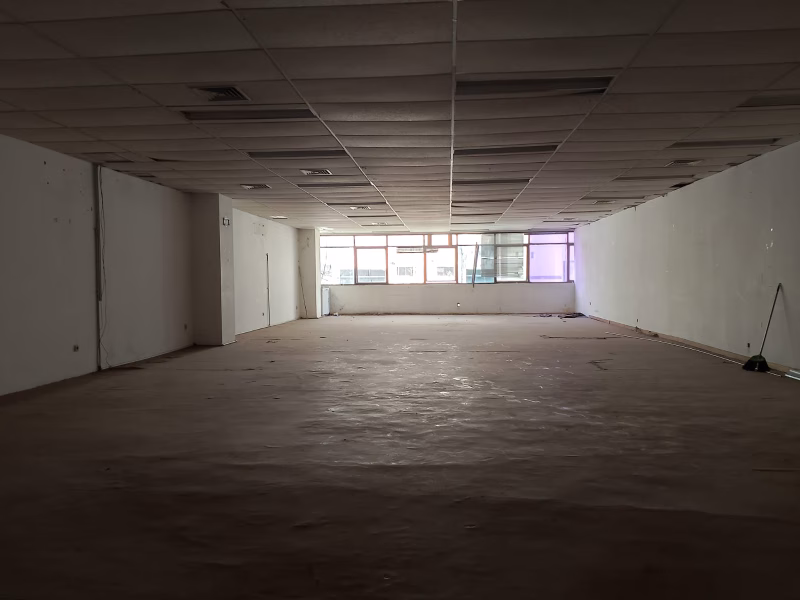 Gedung 5 lantai area Menteng lokasi sangat strategis , SHM