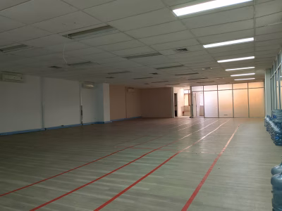Gedung 5 lantai area Menteng lokasi sangat strategis , SHM