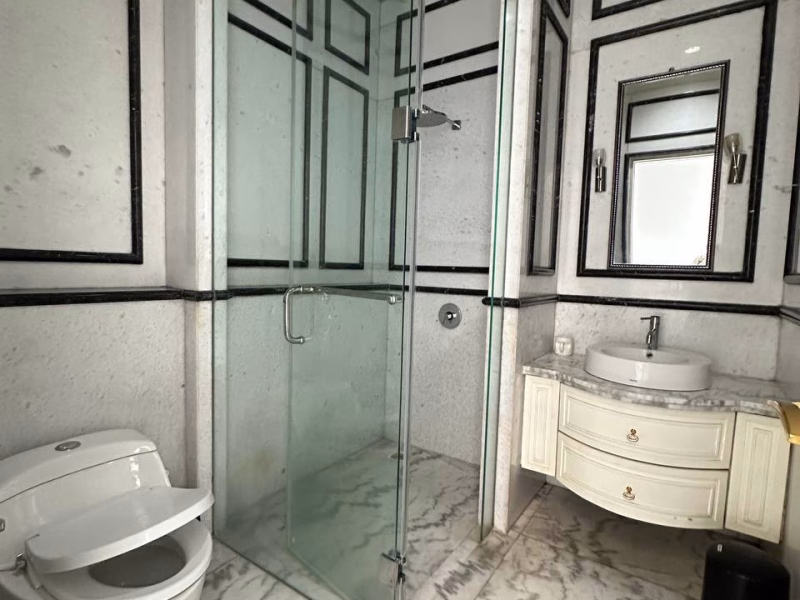 Rumah 3 Lantai plus basement siap huni area Patra Kuningan Jakarta Selatan