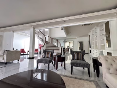 Rumah 3 Lantai plus basement siap huni area Patra Kuningan Jakarta Selatan