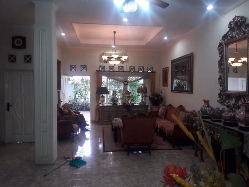Rumah di jual area Tebet Jakarta Selatan , bebas banjir , SHM