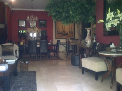 Rumah 2 lantai area Menteng dekat jalan sudirman dan Thamrin